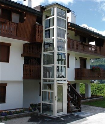 Mali stakleni vanjski kućni lift